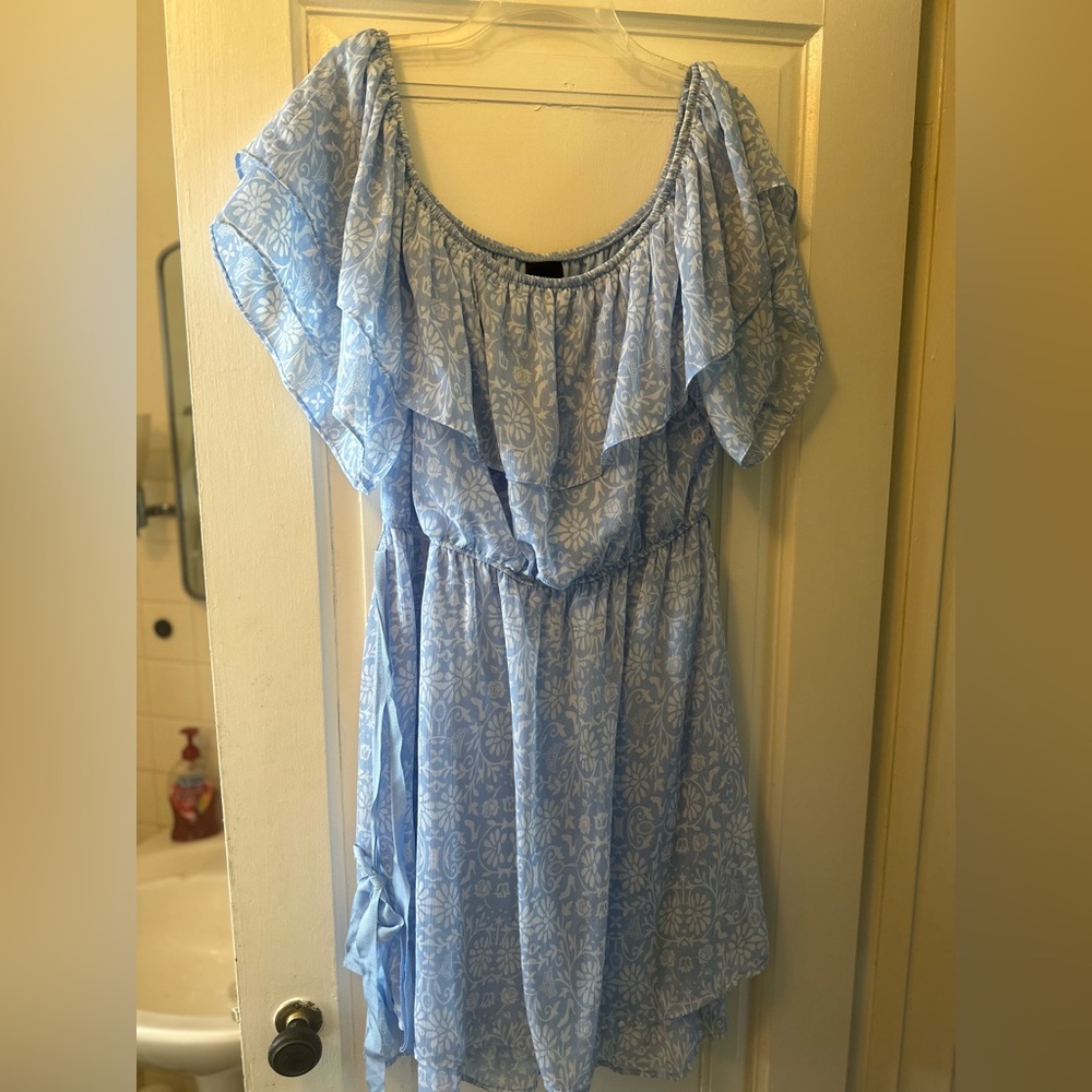 Disney princess dress, Adult size XXL. Lined in blue satin.  Mini length